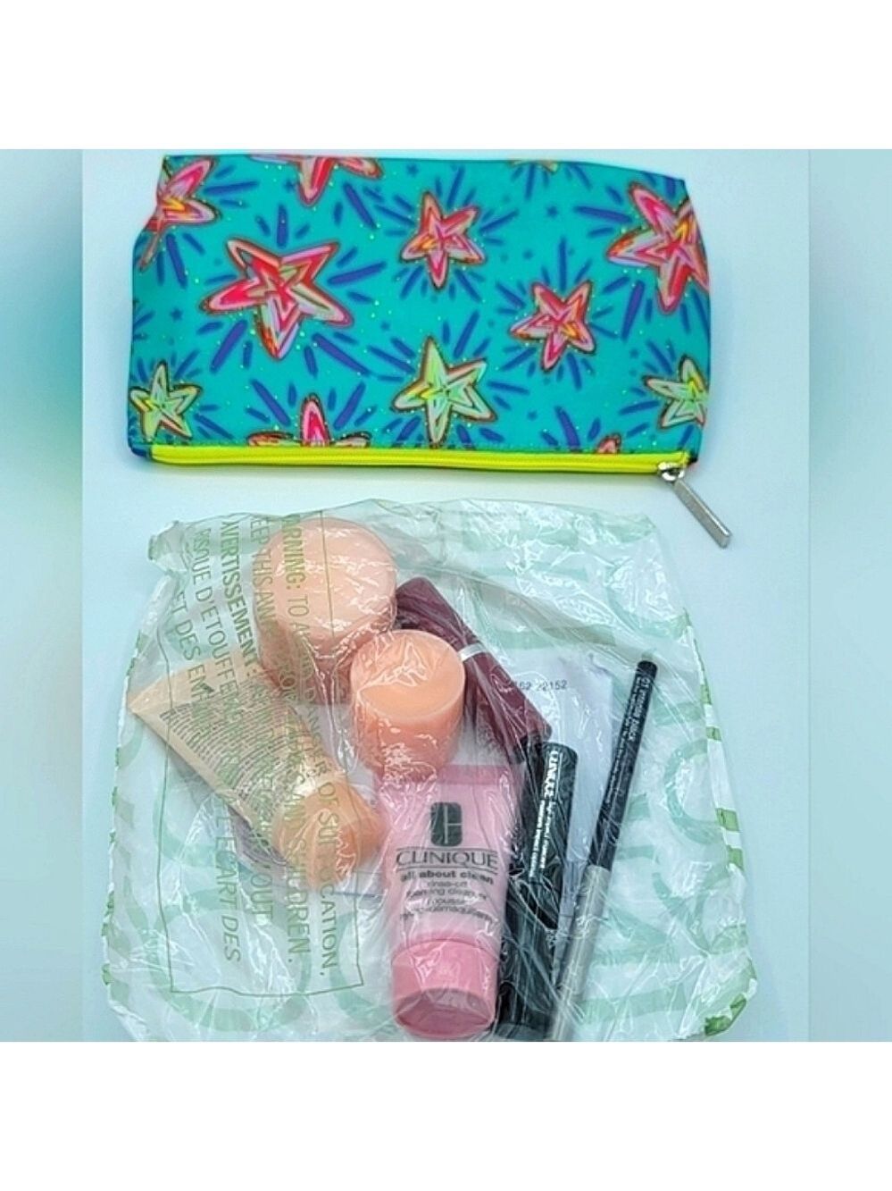Clinique Glowy Skin 8 Piece Set With Cosmetic Case NEW #679 GIFT WITH PURCHASE